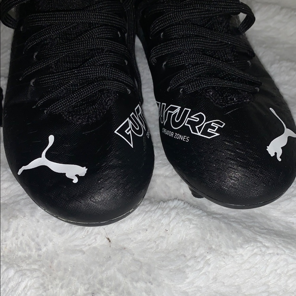 Puma FUTURE Black Cleats with White Logo - Picture 6 of 8
